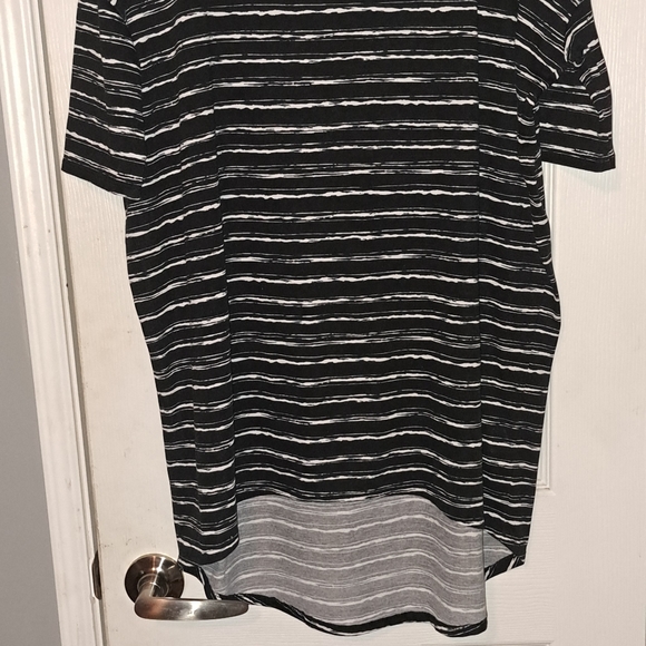 LuLaRoe tunic shirts all size small. Bundle of 4 shirts! - Picture 16 of 16